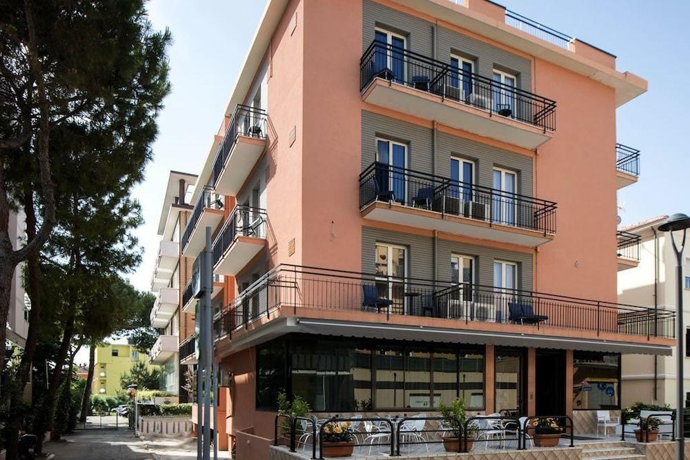 Hotel Scarlet ريميني المظهر الخارجي الصورة