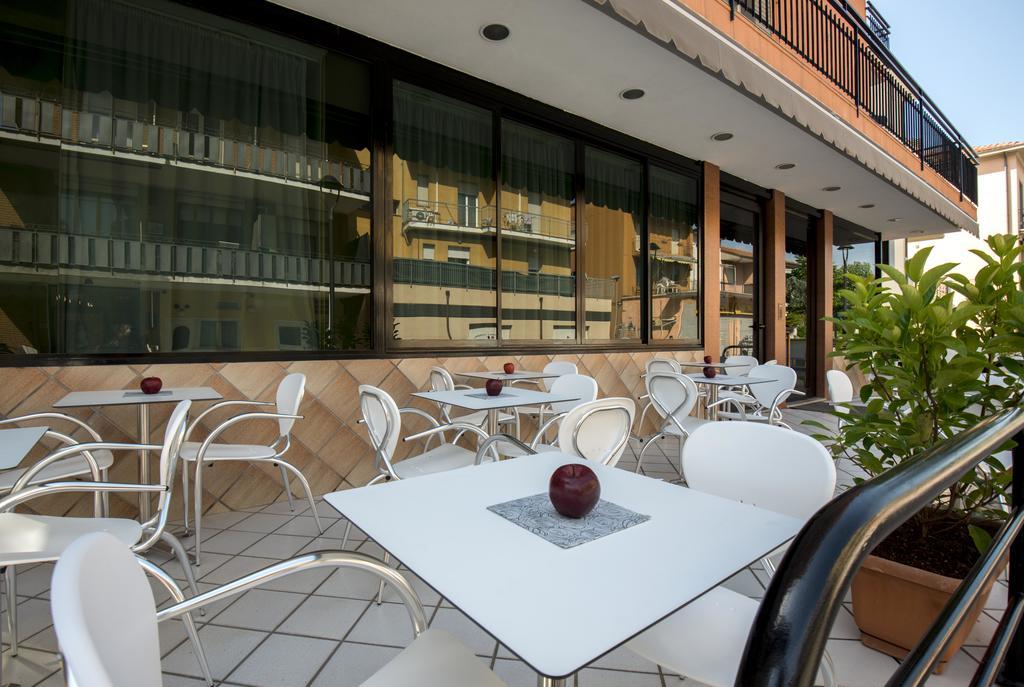 Hotel Scarlet ريميني المظهر الخارجي الصورة