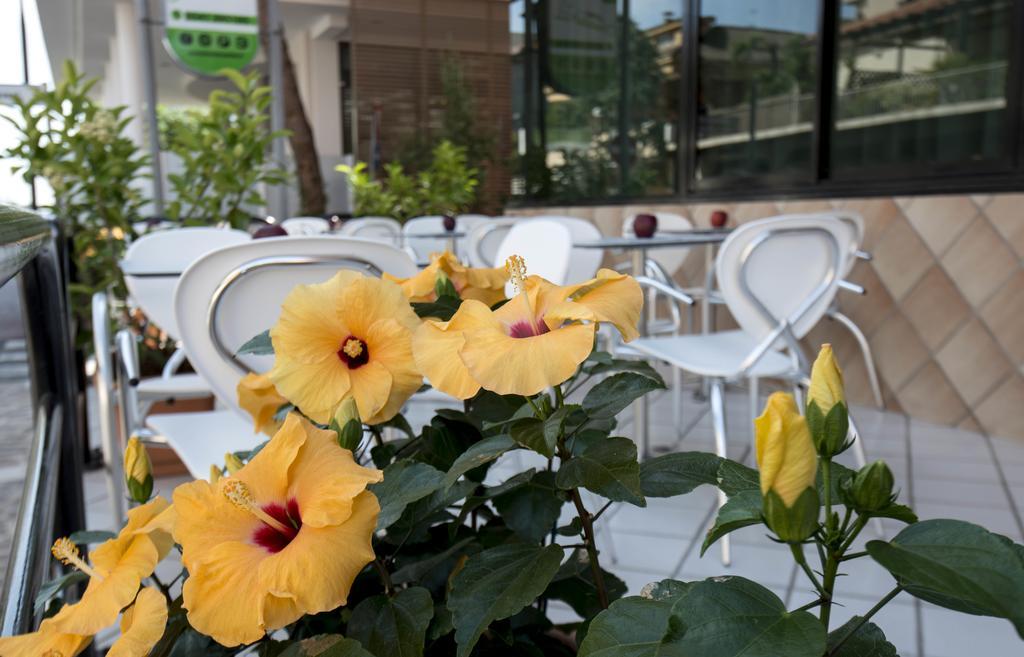 Hotel Scarlet ريميني المظهر الخارجي الصورة