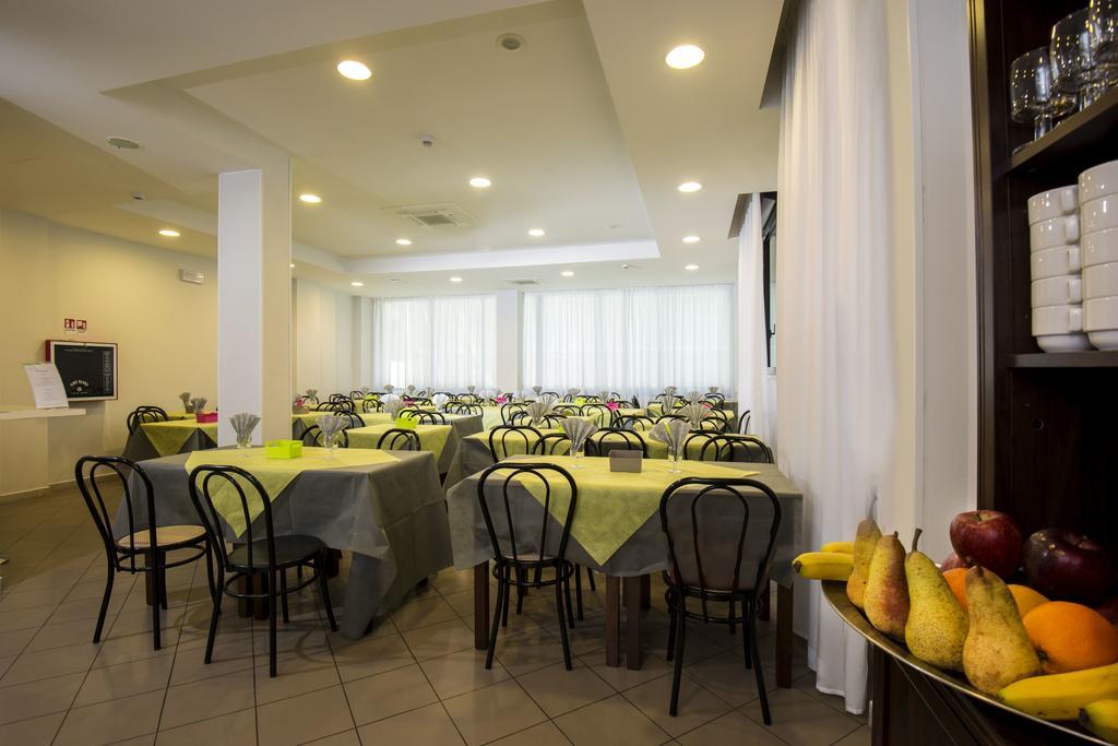 Hotel Scarlet ريميني المظهر الخارجي الصورة